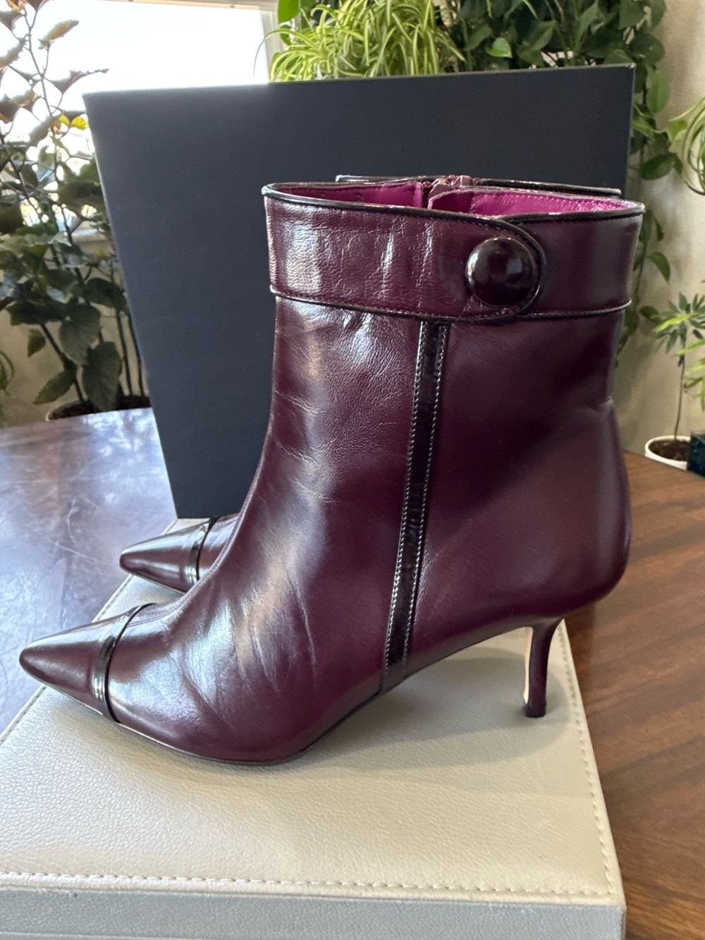 Coach Sonya Plum Ankle Boot Leather Pointed Toe Made in Italy Size 9